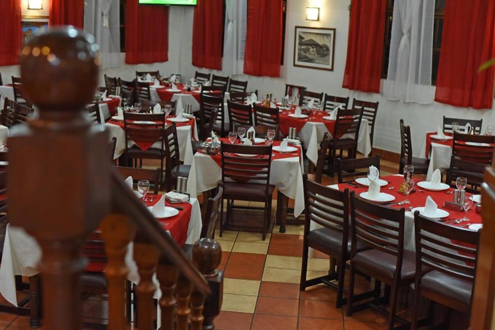 Hotel Y Restaurante La Plancha Managua Esterno foto
